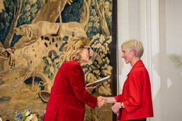Deutsche Krebshilfe Medaille für engagierte Patientenvertreterin Maria Haß (Foto: www.angeknipst.de/Deutsche Krebshilfe)