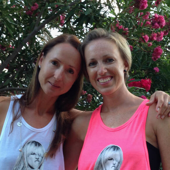 Carmen Happel-Lottkus (links) mit ihrer Lieblingsteilnehmerin Nicole: „Sie fehlt uns unendlich.“