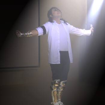 Das Michael Jackson-Double Rouven Winkel rief anlässlich seines 25-jährigen Bühnenjubiläums zu Spenden für die Deutsche KinderKrebshilfe auf.