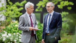 Vorstand der Stiftung Deutsche Krebshilfe: Gerd Nettekoven (l.) und Dr. Franz Kohlhuber (Foto: Jan Tepass/Deutsche Krebshilfe)